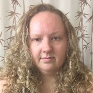 Meet your Posher, Cassandra